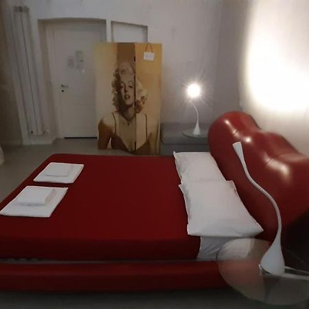 ดับเบิ้ลยูอาร์เอช ตรัสเตเวเร บีแอนด์บี Hotel โรม ภายนอก รูปภาพ