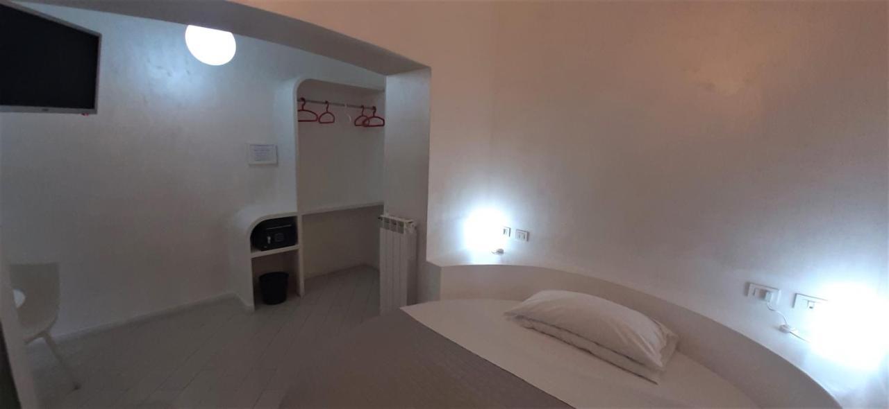 ดับเบิ้ลยูอาร์เอช ตรัสเตเวเร บีแอนด์บี Hotel โรม ภายนอก รูปภาพ