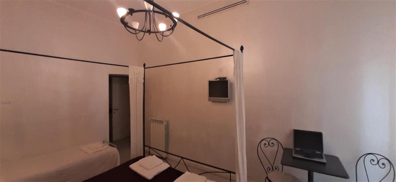 ดับเบิ้ลยูอาร์เอช ตรัสเตเวเร บีแอนด์บี Hotel โรม ภายนอก รูปภาพ